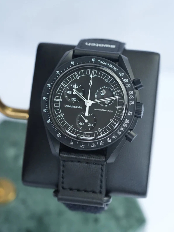 Moonphase - New Moon Black "Snoopy" (SO33B700)