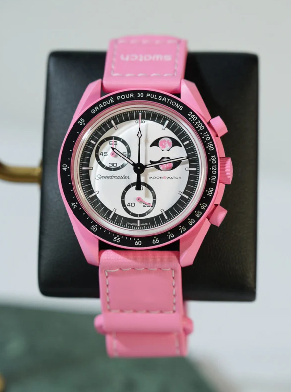 MoonSwatch Collection: Mission to Pink MoonPhase
